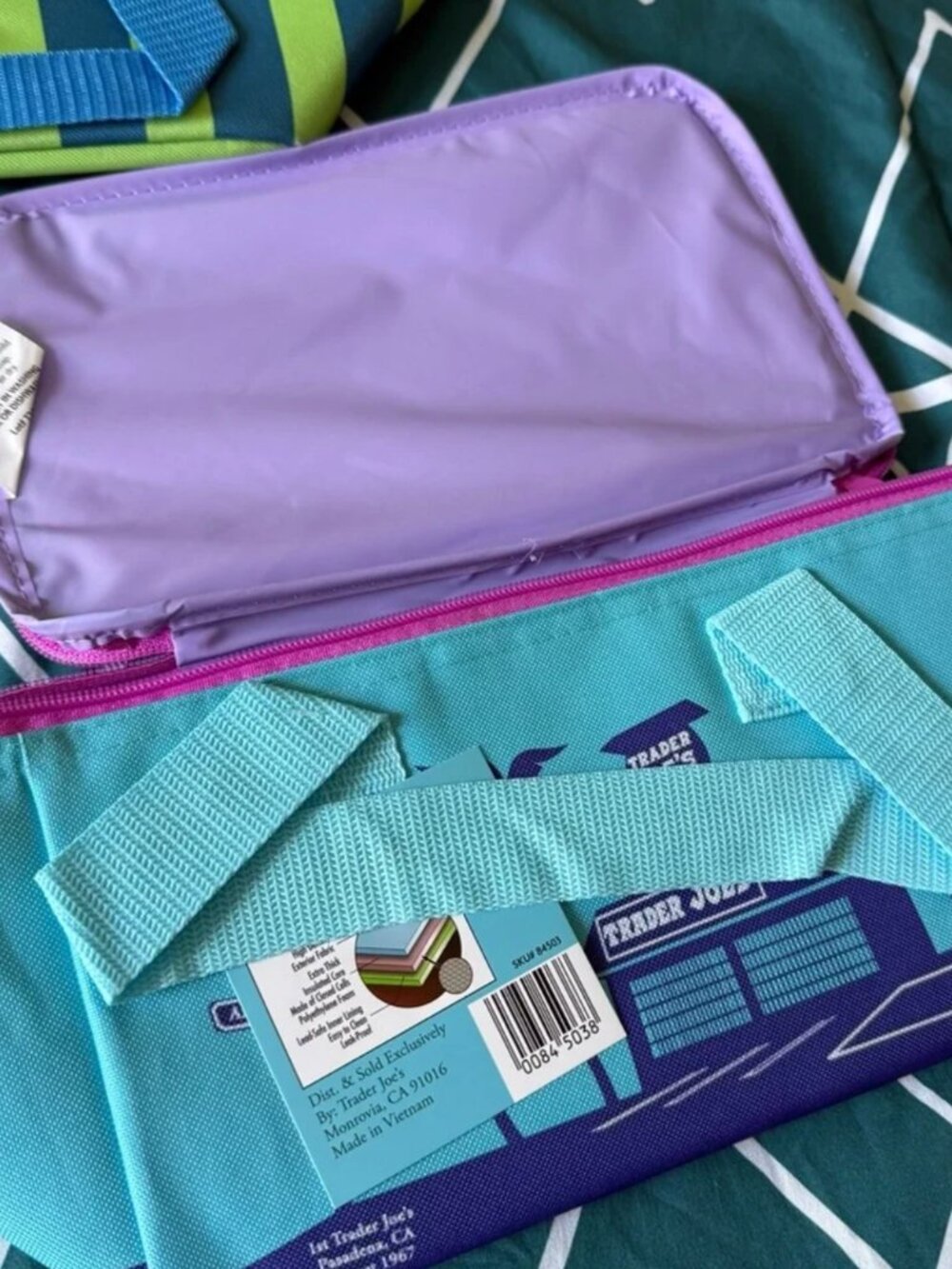 NWT Trader Joe's Summer 2026 Mini Insulated Bag Set of 3 Summer 2026 Limited Ed - Picture 4 of 4